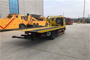 港口非事故拖车