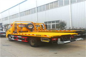 港口附近拖车救援搭电